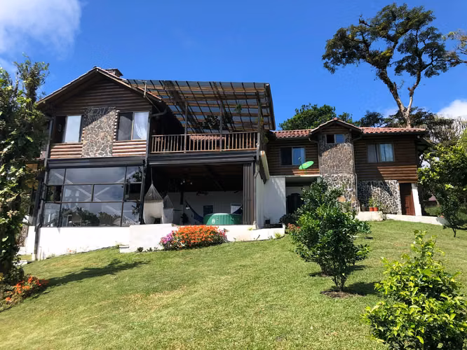 House for sale in Altos del María, La Roca Urbanization, 620m² of construction and 4,102m² of land
