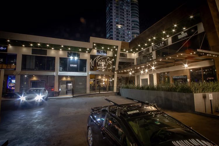 ALQUILO LOCAL COMERCIAL PLAZA 68 CORNER - SAN FRANCISCO BV