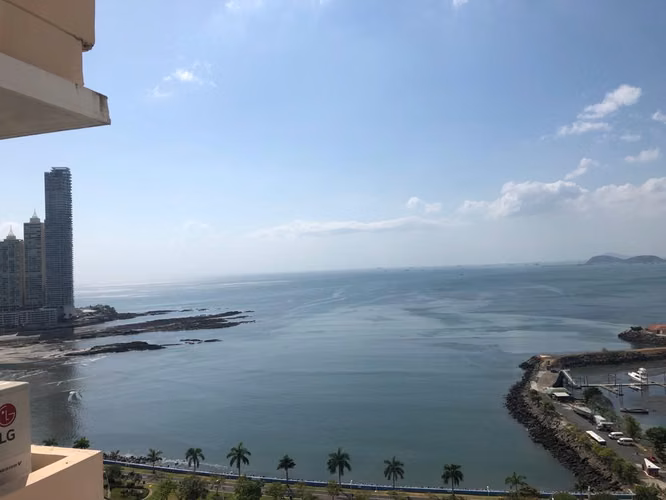 VENDO APARTAMENTO PH VISTA MAR - AVE BALBOA AG