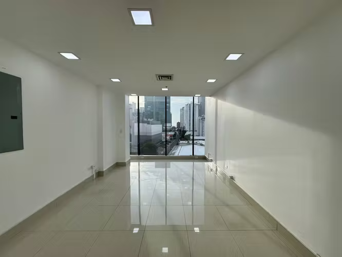 OFICINA CORPORATIVA EN ALQUILER | RBS TOWER | MODERNA Y FUNCIONAL