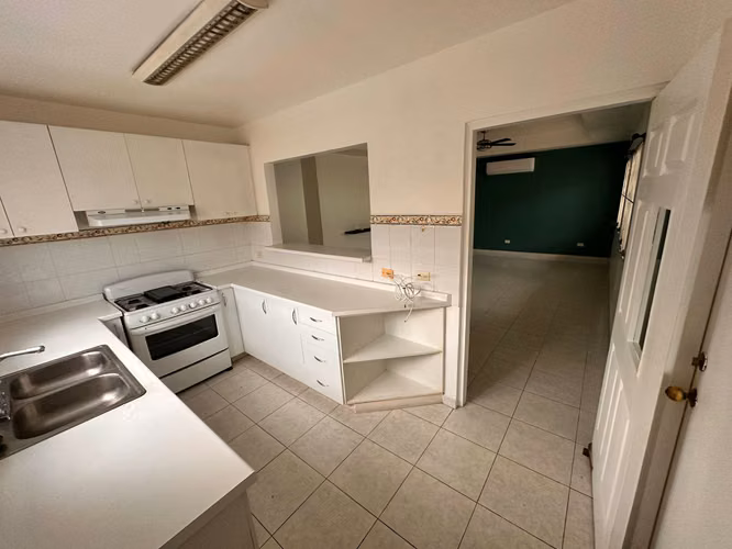 SAN ANTONIO / OPORTUNIDAD / CASA 3 REC / JARDÍN / PATIO