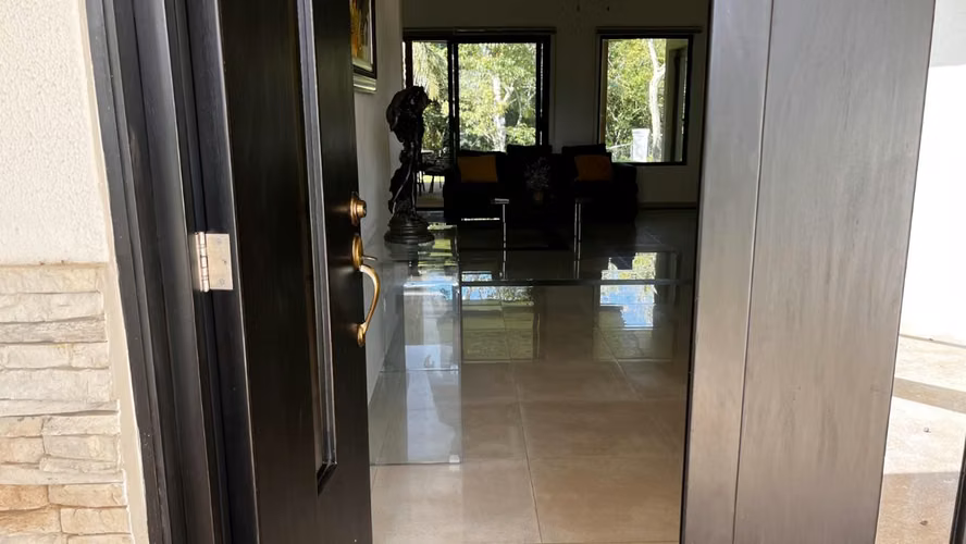 SE VENDE CASA en la HACIENDA COUNTRY CLUB - CERRO AZUL - Imagen 4