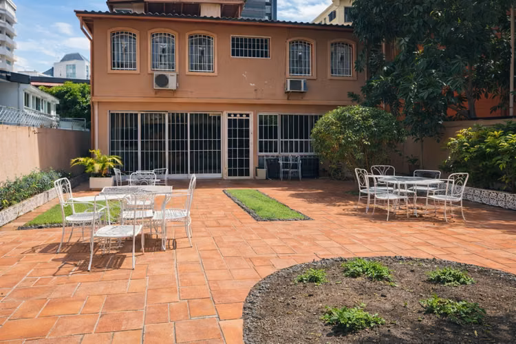 SE VENDE -  comercial con patio en Obarrio – Zonificación 1ZM6 -  ID 25677