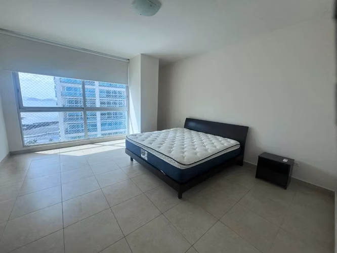 Se alquila apartamento amoblado en Marbella, PH Mar Abierto