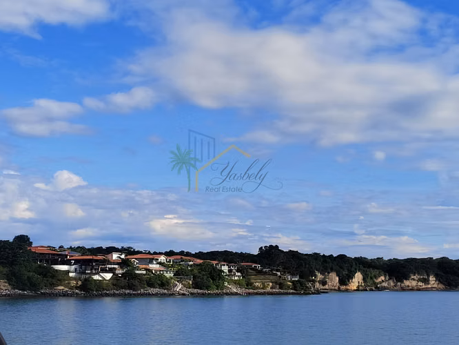 Se Vende Apartamento con Vista al Mar y Golf – Precio de Oportunidad