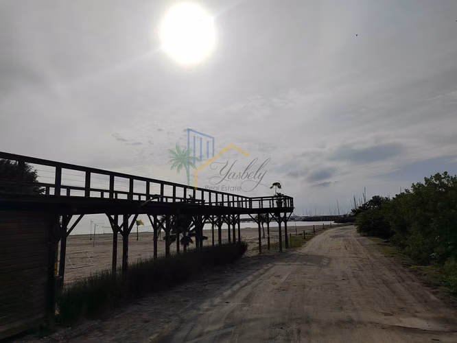 Se Vende Apartamento con Vista al Mar y Golf – Precio de Oportunidad
