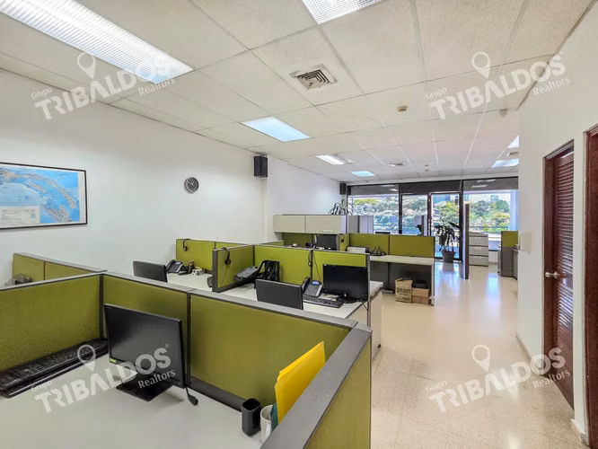 Venta de local comercial en Edison Plaza, Tumba Muerto