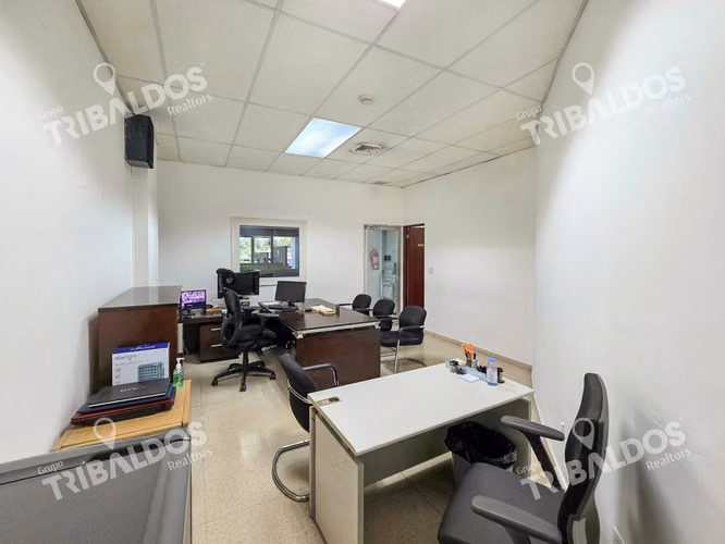 Venta de local comercial en Edison Plaza, Tumba Muerto