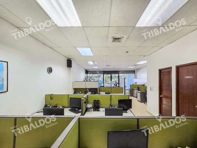 Venta de local comercial en Edison Plaza, Tumba Muerto