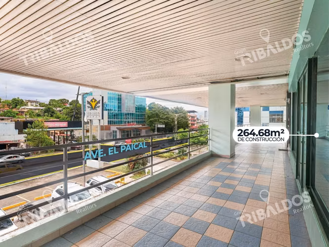 Commercial premises for sale in Tumba Muerto