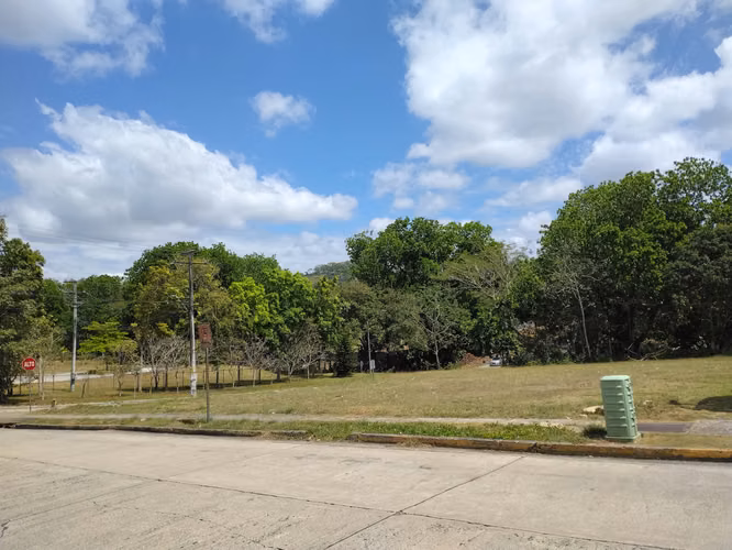 Venta de terreno de esquina en Albrook