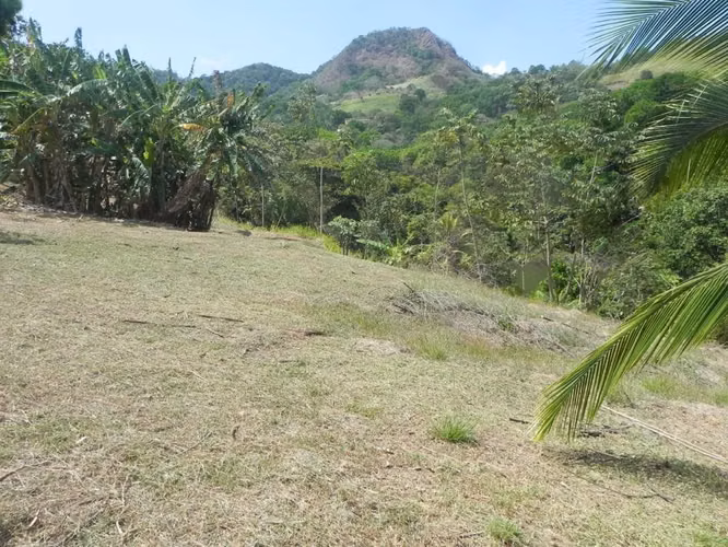 Venta de Terreno en Las Cumbres