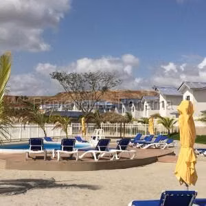 Venta de Casa con 270m2 en Vista Alegre PH Playa Dorada 26-4649SR