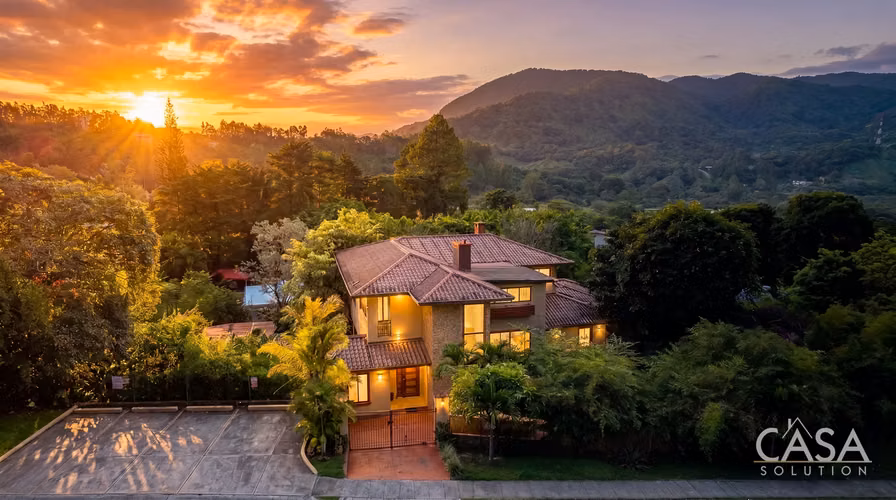 Villa De Lujo Estilo Boutique Con 8 Suites En Venta En Boquete