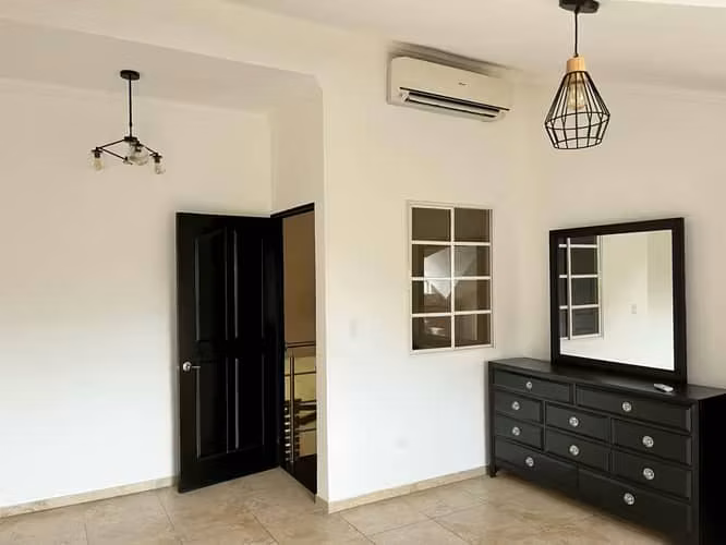 Melissa Foster Luxury alquila apartamento en Albrook. MFR1903