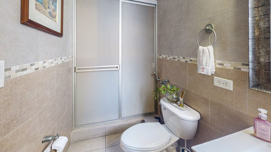 Venta de elegante apartamento completamente amoblado en Marazul - Marbella