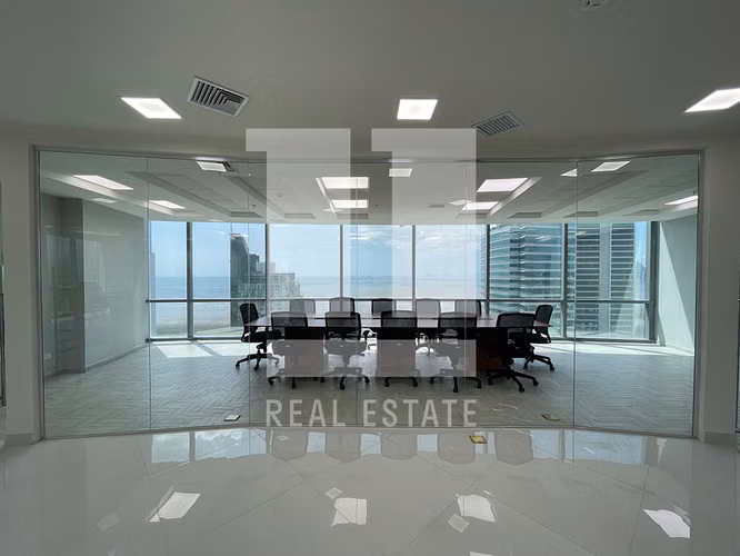 Se Alquila Oficina de 292 m2 en Financial Park - Imagen 4