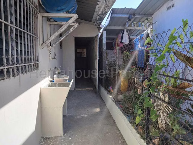 VENTA CASA AMOBLADA EN SAN ANTONIO 27ML180