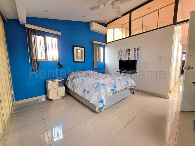 Vendo Casa Espectacular en Reparto Nuevo Panamá 26-5497GG