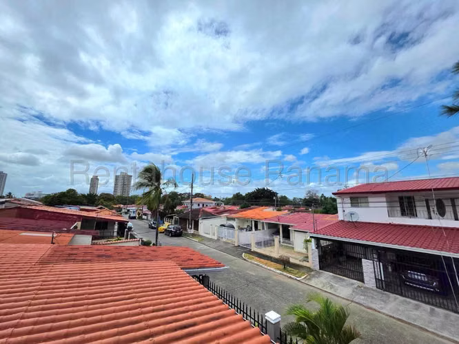 Vendo Casa Espectacular en Reparto Nuevo Panamá 26-5497GG