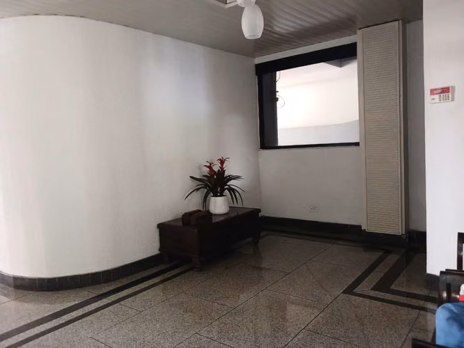 Melissa Foster Luxury vende apartamento en PH LA GAVIOTA, Avenida Balboa. MFR1906