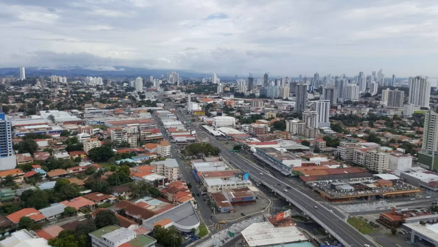 Melissa Foster vende apartamento en PH VIVENDI 300, Edison Park. MFR1907