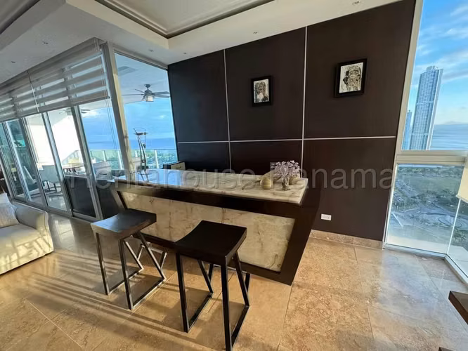 Vendo Apartamento Espacioso en PH Latitude, Costa del Este 26-5386GG