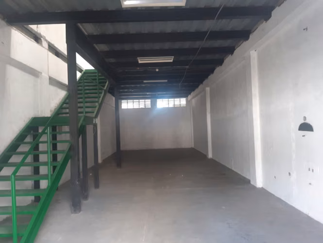 SE ALQUILA BODEGA CENTRICA RIO ABAJO
