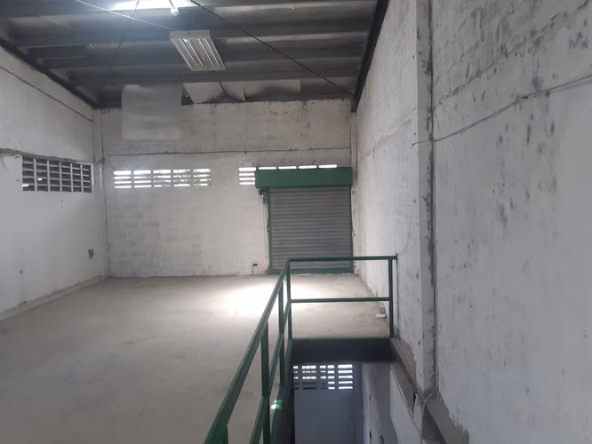SE ALQUILA BODEGA CENTRICA RIO ABAJO