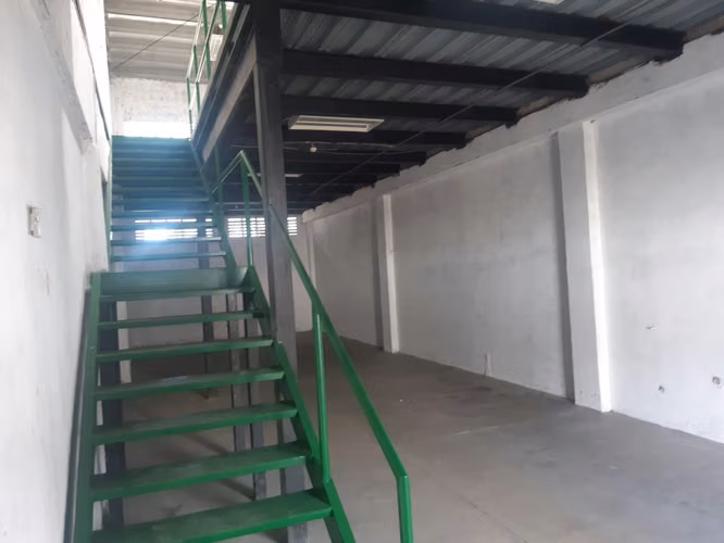 SE ALQUILA BODEGA CENTRICA RIO ABAJO