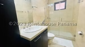 Alquiler de Apartamento con 194m2 en Albrook PH Embassy Village 26-5442