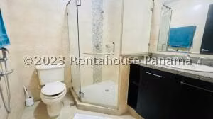 Alquiler de Apartamento con 194m2 en Albrook PH Embassy Village 26-5442