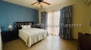 Alquiler de Apartamento con 194m2 en Albrook PH Embassy Village 26-5442