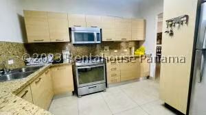 Alquiler de Apartamento con 194m2 en Albrook PH Embassy Village 26-5442