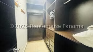 Alquiler de Apartamento con 194m2 en Albrook PH Embassy Village 26-5442
