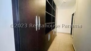 Alquiler de Apartamento con 194m2 en Albrook PH Embassy Village 26-5442