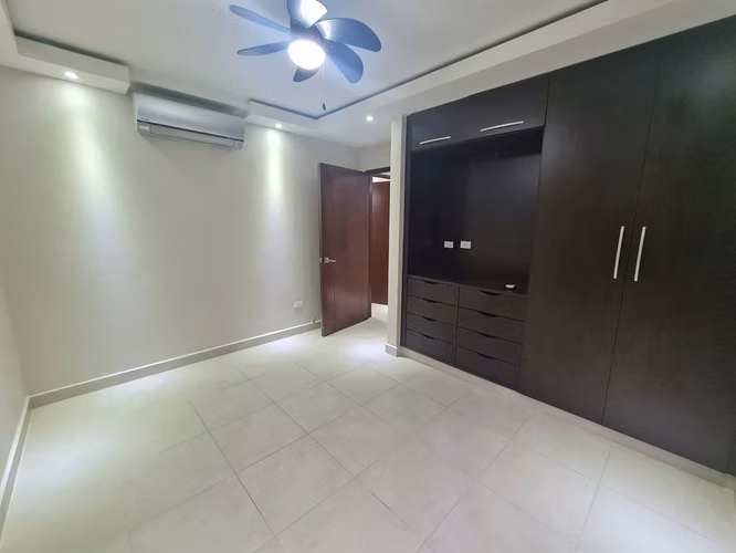 P. H. Embassy Club, Apartamento 3 Hab Modelo Courtyard 1, Clayton