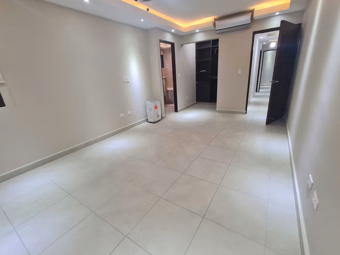 P. H. Embassy Club, Apartamento 3 Hab Modelo Courtyard 1, Clayton
