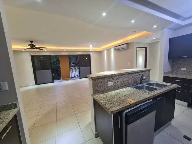 P. H. Embassy Club, Apartamento 3 Hab Modelo Courtyard 1, Clayton