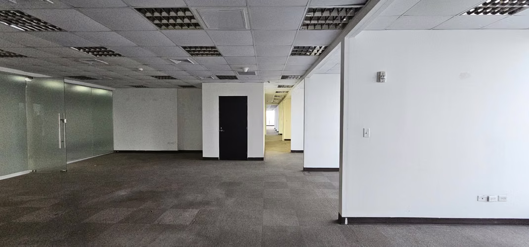 Banco Vende Oficinas en PH Bicsa (m)