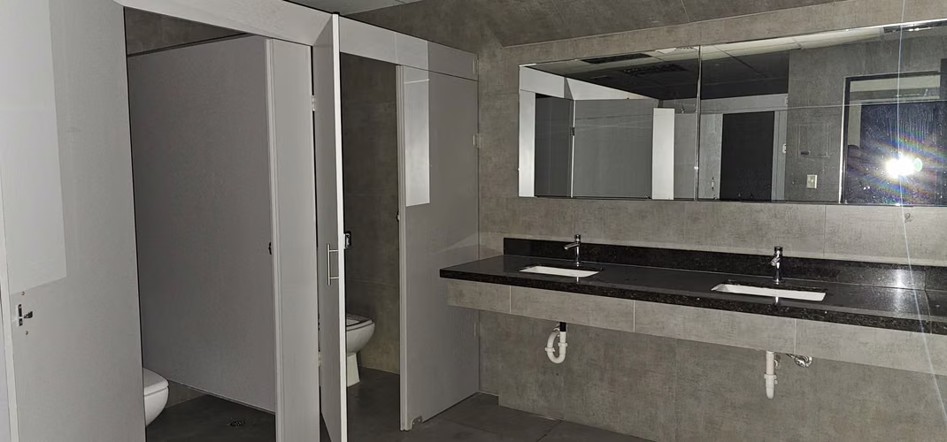 Banco vende oficinas en PH Bicsa avenida balboa 410mt2  (m)