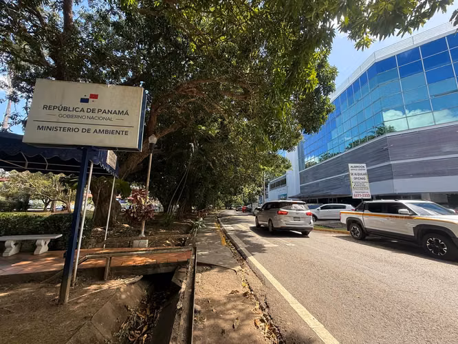 Banco vende oficina en P.H. Office Center, Albrook