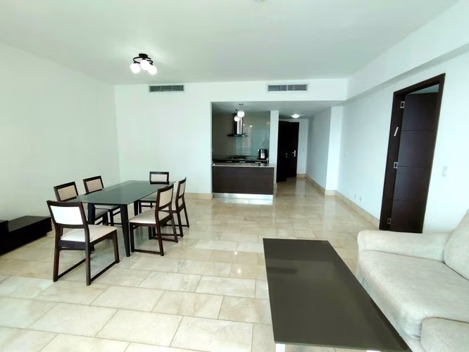 Oportunidad en Grand Tower – Vista Directa al Mar | Rentado | Bajo Avalúo