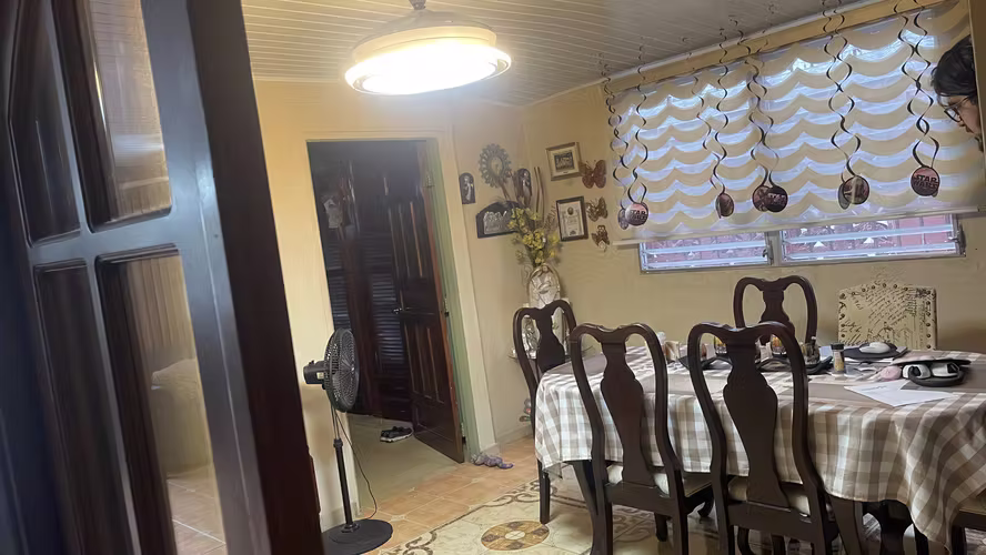 Vendo Casa en Esquina Santa Clara Juan Diáz $138,500 - Imagen 9