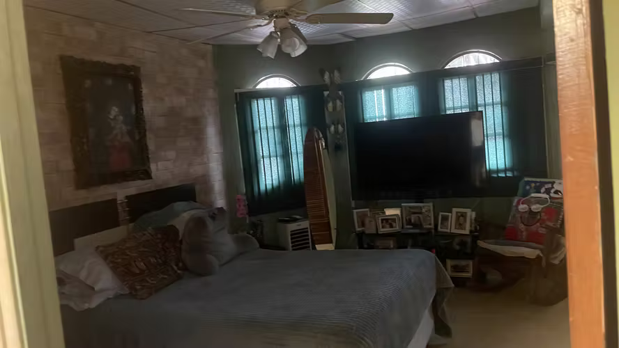 Vendo Casa en Esquina Santa Clara Juan Diáz $138,500 - Imagen 10