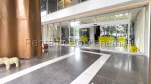 Venta de Apartamento con 134m2 en Avenida Balboa PH Yoo & Arts 26-5540SR