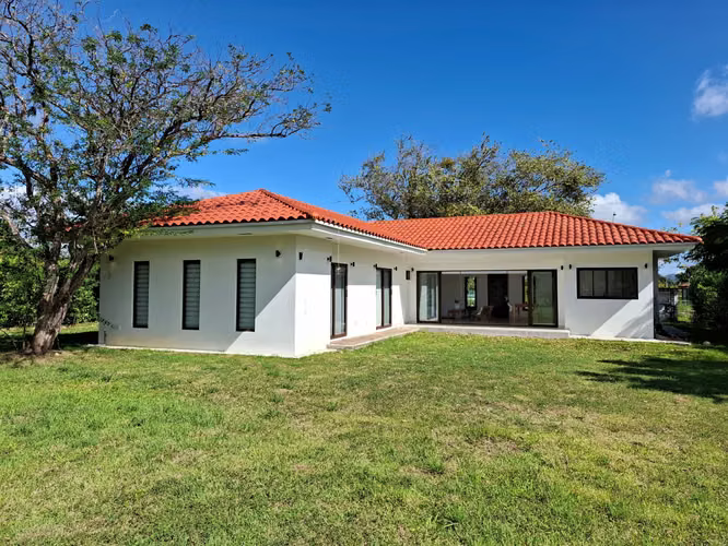 PH La Colonia, Bejuco, Chame - Casa de playa nueva con 3 recamaras
