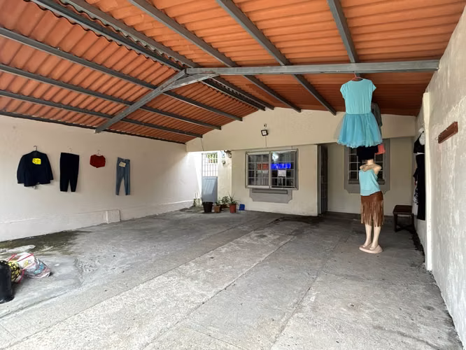 ¡Oportunidad única en Buena Vista, Tocumen! CASA +2 APTOS EN VENTA