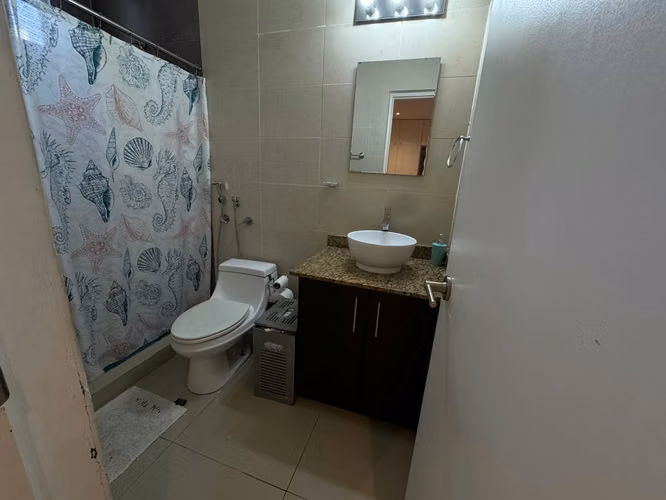 VENDO APARTAMENTO REMODELADO EN OBARRIO PH THE PALM
