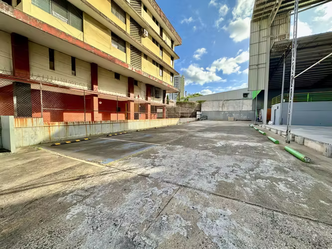 Se alquila local comercial en Transístmica, El Carmen